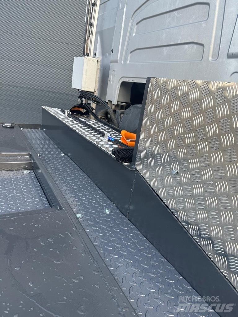 Volvo FH16 750 Nákladné automobily na prepravu lesných strojov
