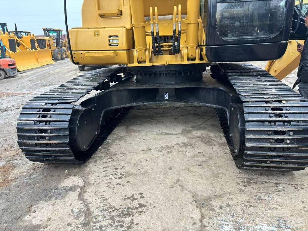 CAT 325 C Pásové rýpadlá
