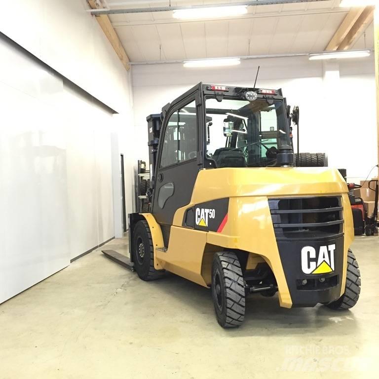 CAT DP 50 N Dieselové vozíky
