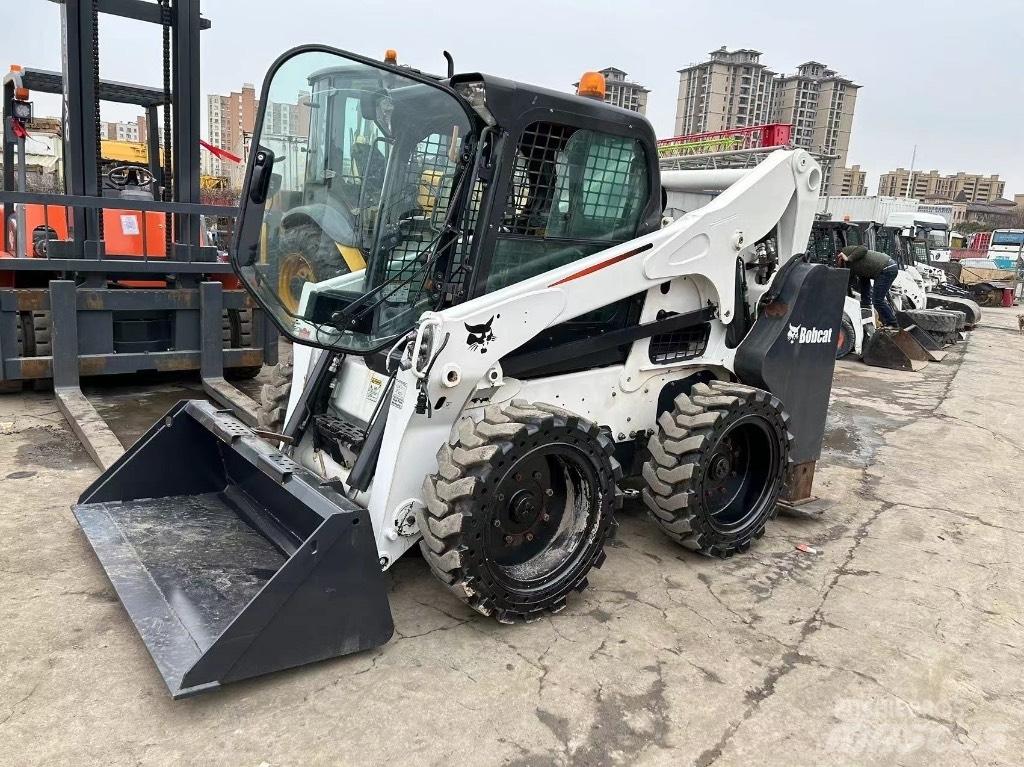 Bobcat S 750 Šmykom riadené nakladače
