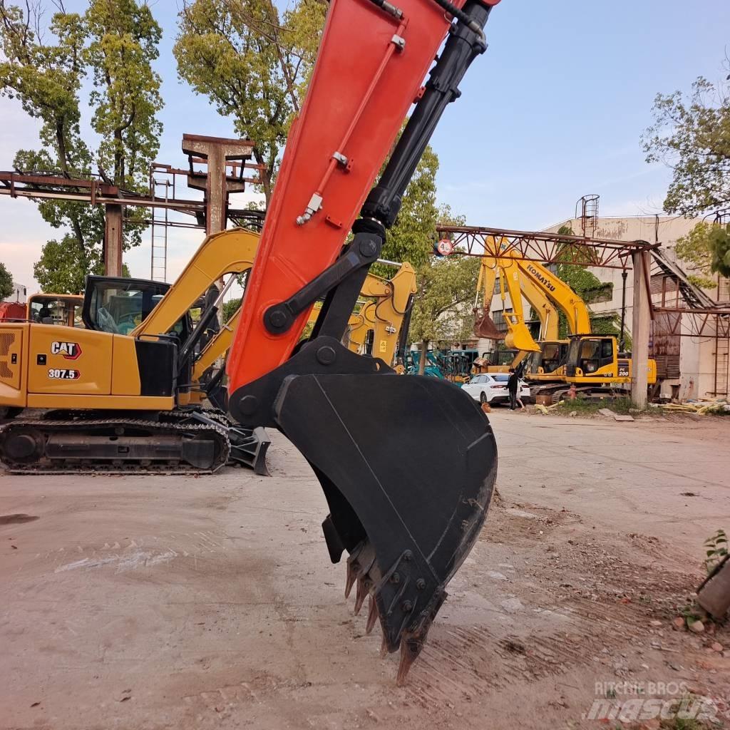 Doosan DX 300 LC Pásové rýpadlá