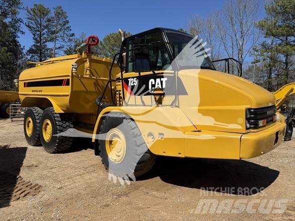 CAT 725 Cisterny na vodu