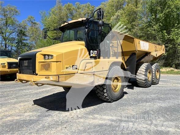 CAT 730 Kĺbové nákladné autá