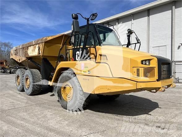 CAT 730C2 Kĺbové nákladné autá