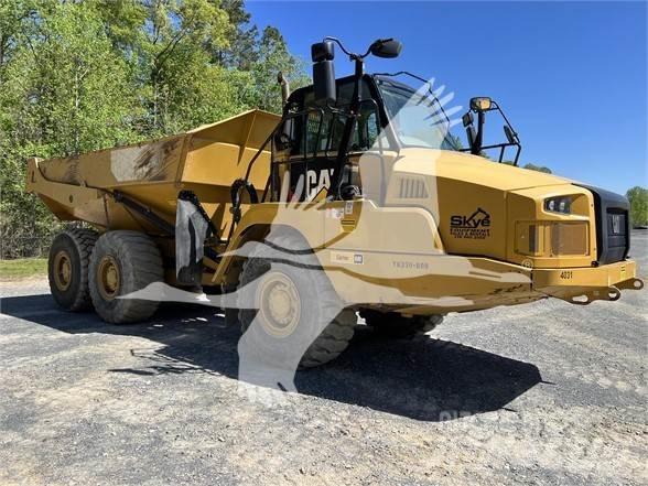 CAT 730C2 Kĺbové nákladné autá