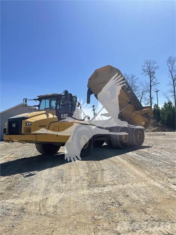 CAT 745 Kĺbové nákladné autá
