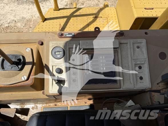 CAT 815B Ťahačové valce