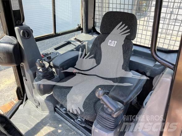 CAT D5K2 LGP Pásové dozéry