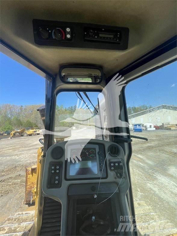 CAT D6T XL Pásové dozéry