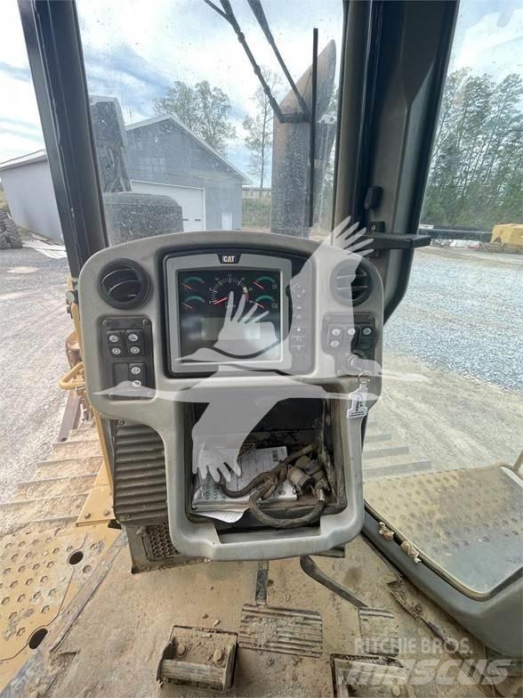 CAT D6T XL Pásové dozéry