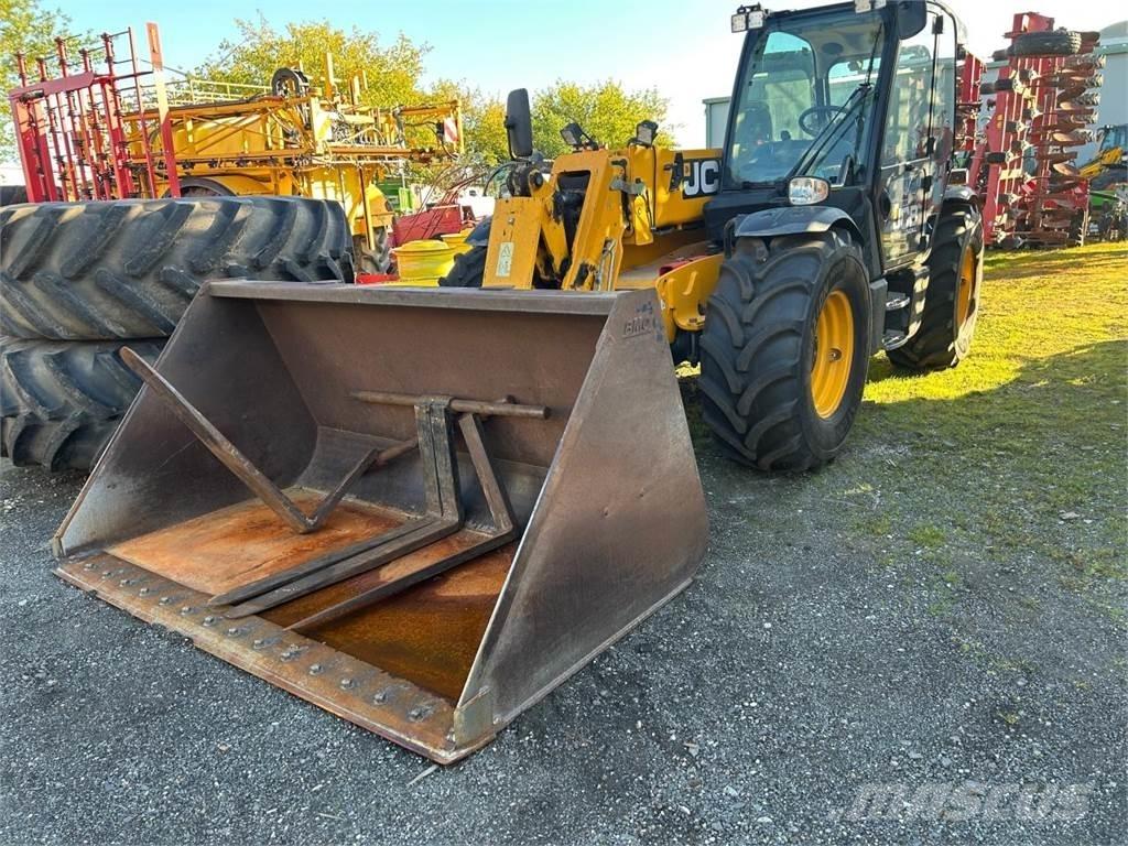JCB 541-70 AGRIPRO Teleskopické plošiny