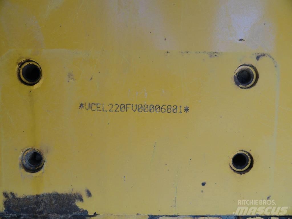 Volvo L 220 F Kolesové nakladače