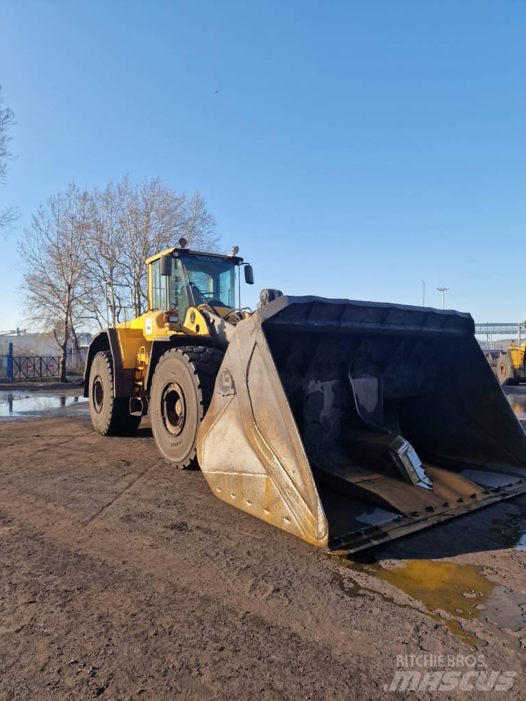 Volvo L 220 F Kolesové nakladače
