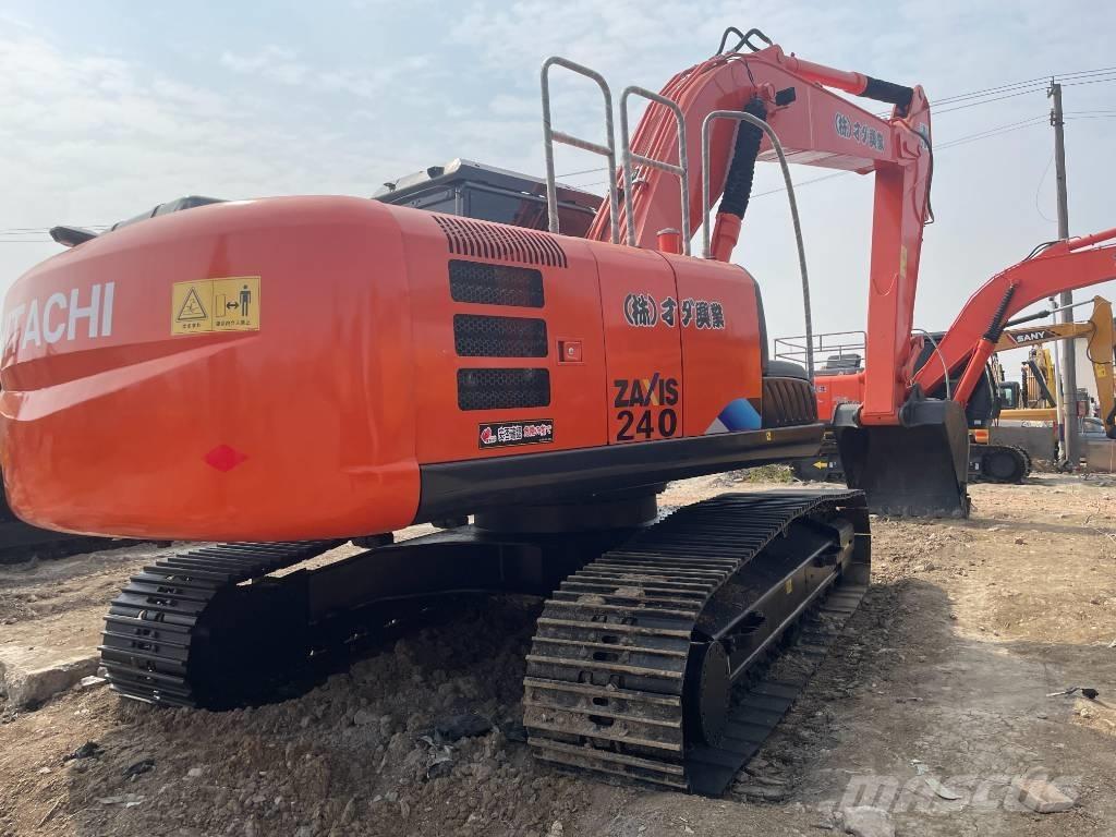Hitachi ZX 240 Pásové rýpadlá