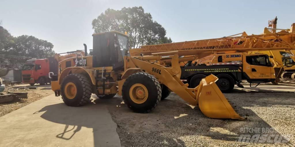 CAT 966 L Kolesové nakladače