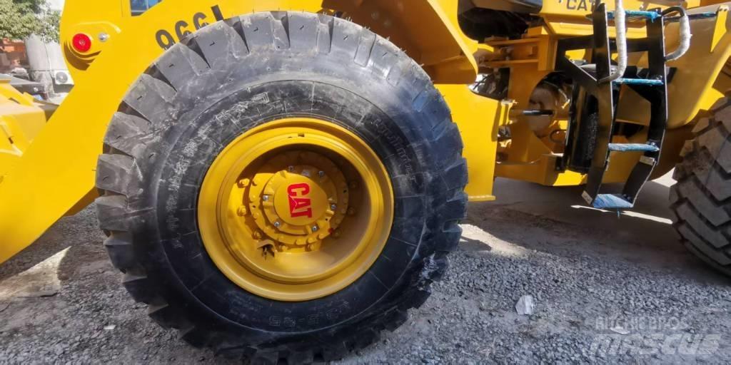 CAT 966 L Kolesové nakladače