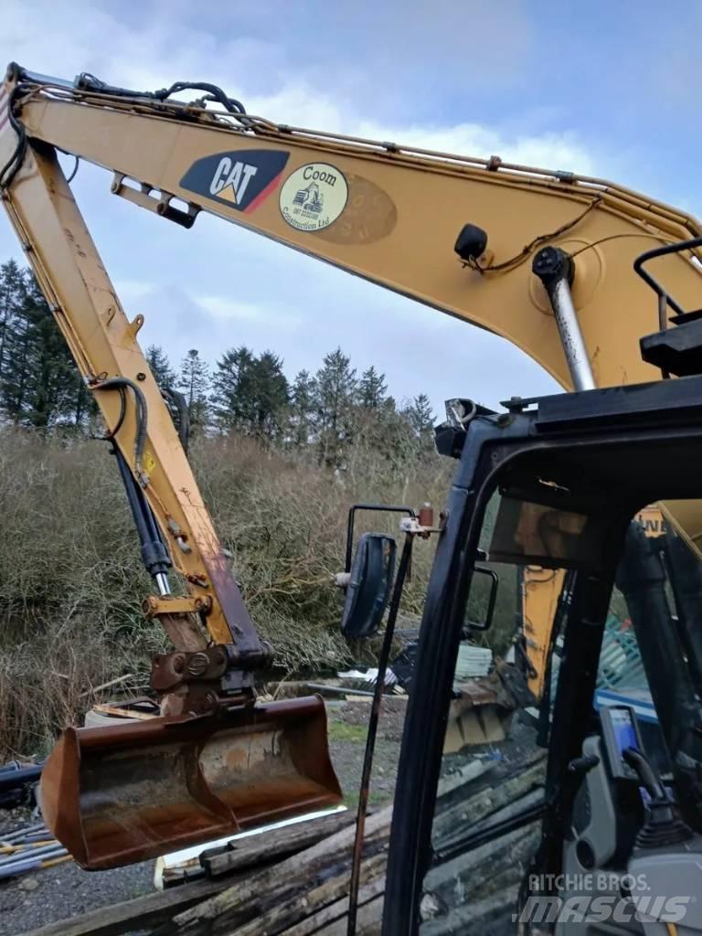 CAT 320 E Rýpadlá s dlhým dosahom