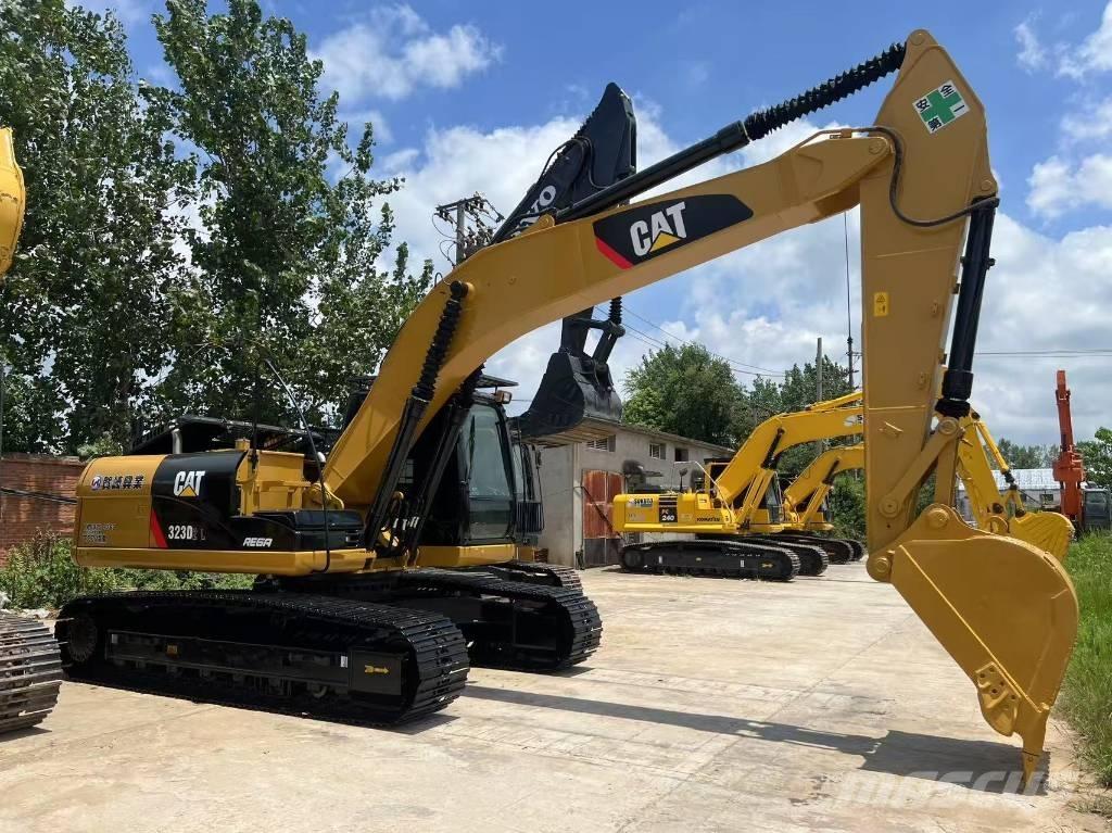 CAT 323d2l Midi rýpadlá 7 t - 12 t