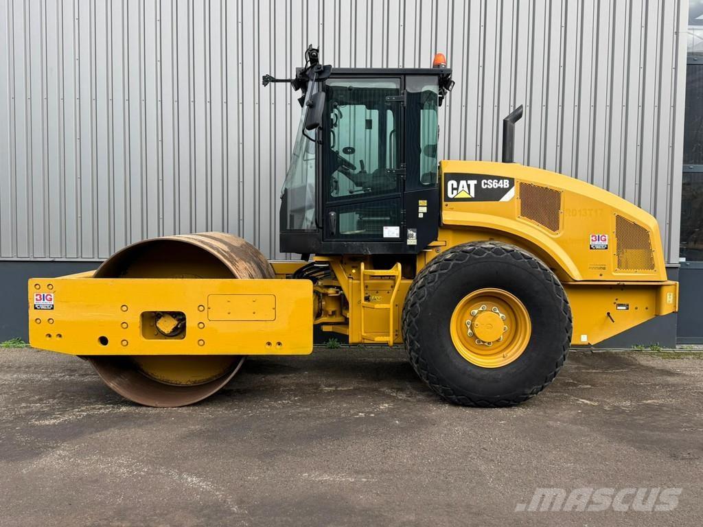 CAT CS64B Ťahačové valce