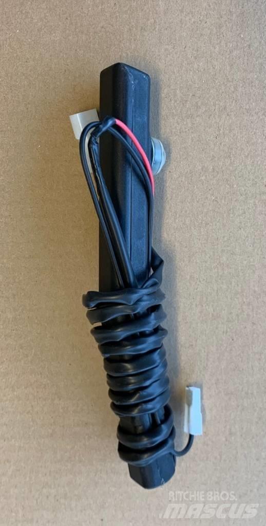 Fiat Lever 5140148 Kabíny a interiér