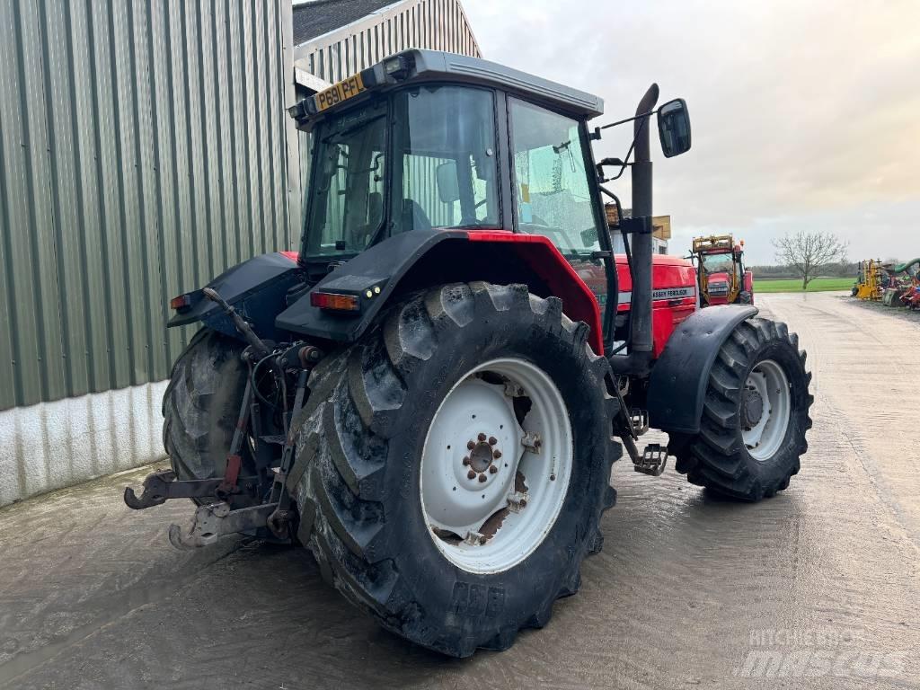 Massey Ferguson 8130 Traktory
