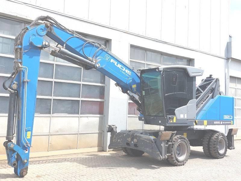 Fuchs MHL 320 F Stroje pre manipuláciu s odpadom