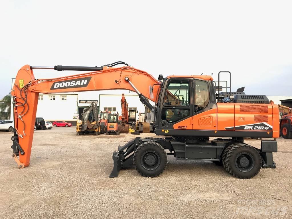 Develon DX 210 W-7 Kolesové rýpadlá