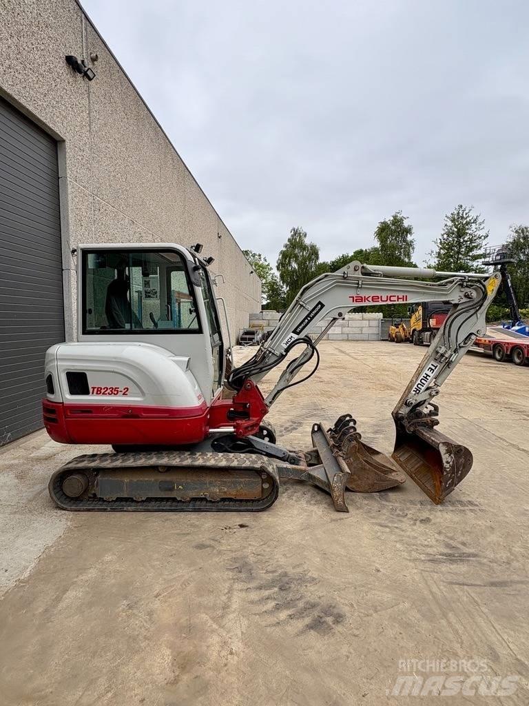 Takeuchi TB 235 Mini rýpadlá < 7t