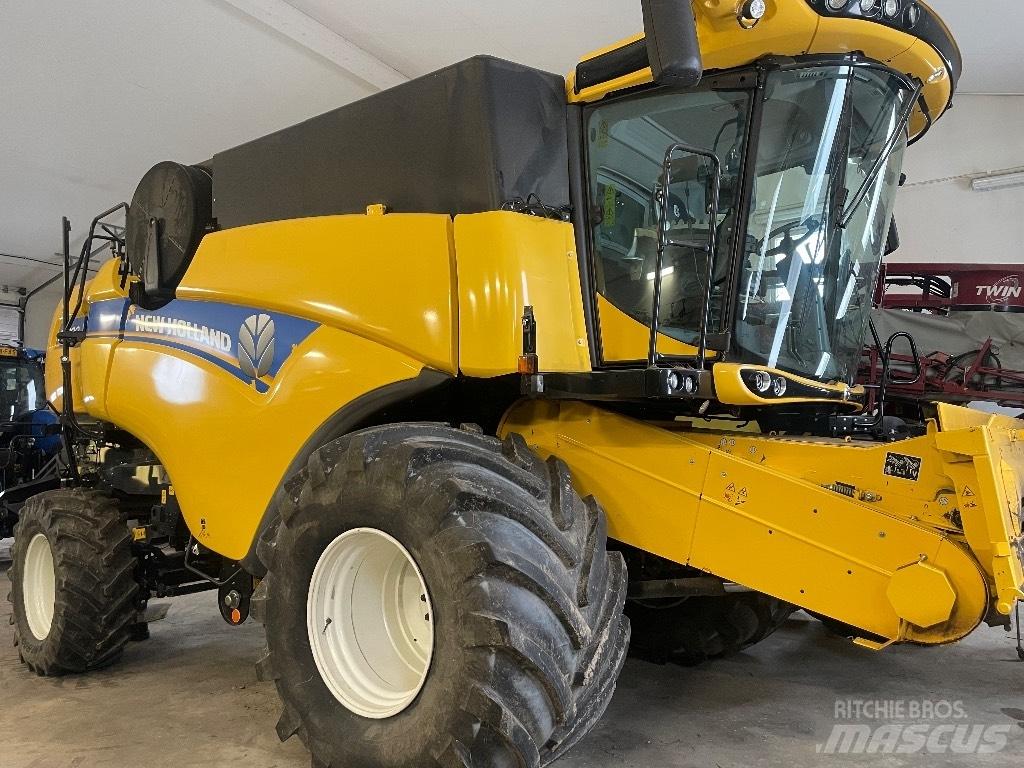 New Holland CX7.80 Kombinované zberacie stroje