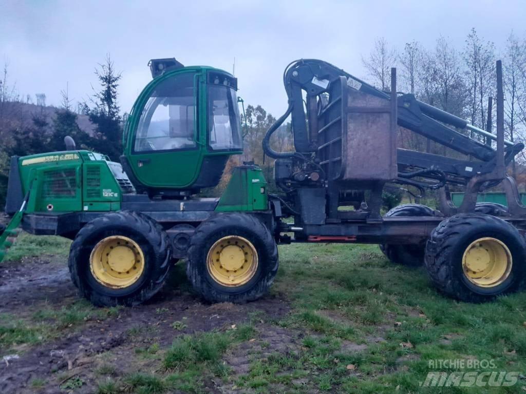 John Deere 1210 E Lesné traktory