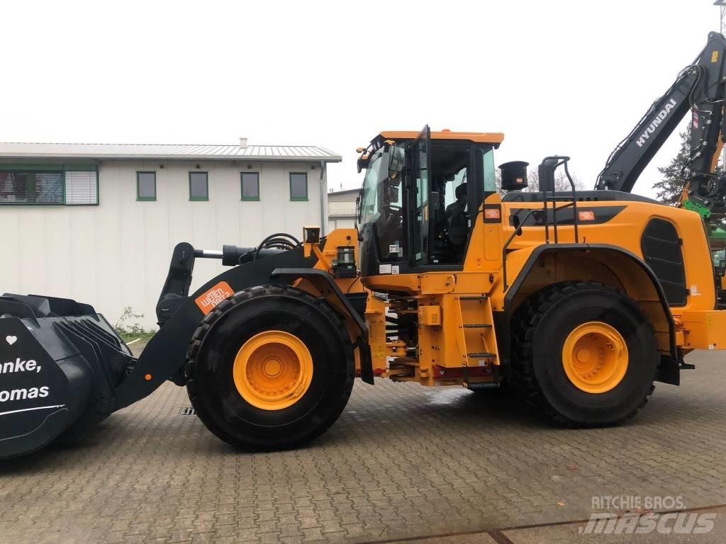 Hyundai HL975ACVT Teleskopické kolesové nakladače