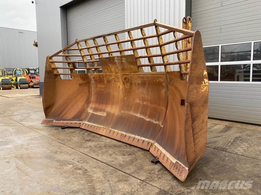 CAT D9U Blade Radlice
