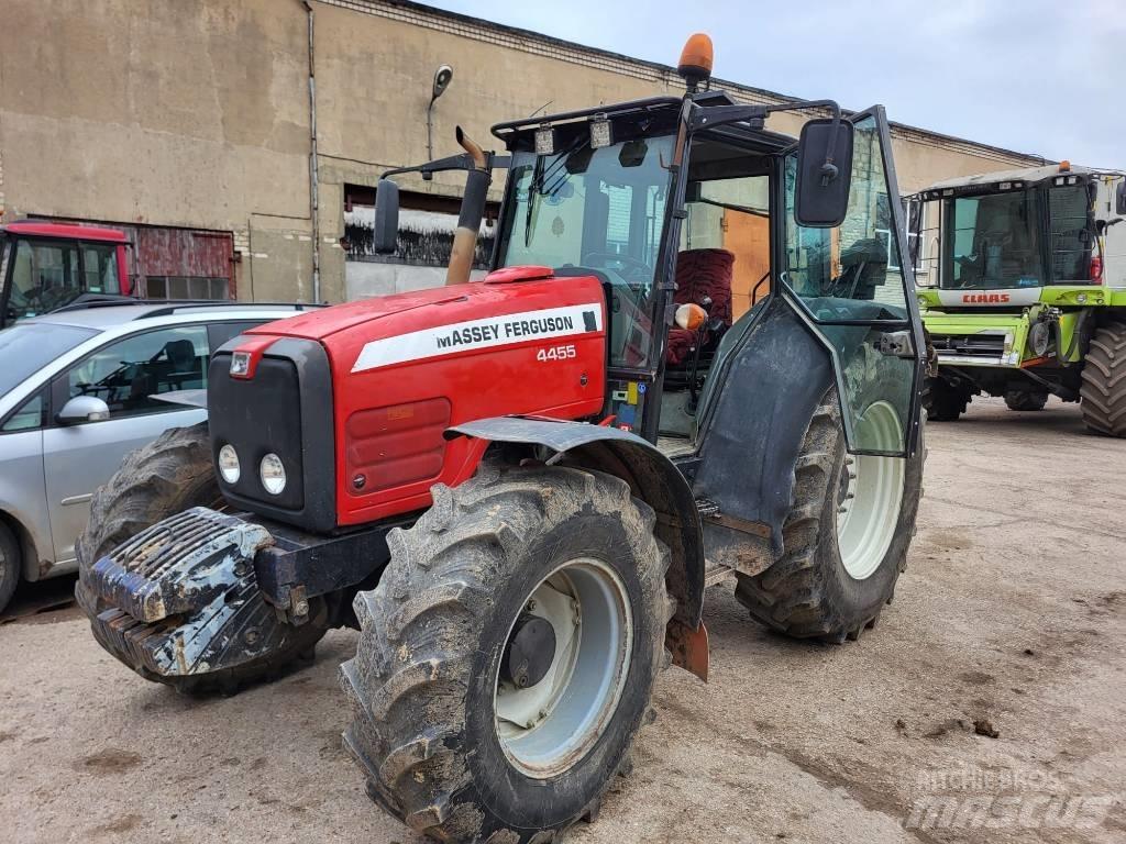 Massey Ferguson 4455 Traktory