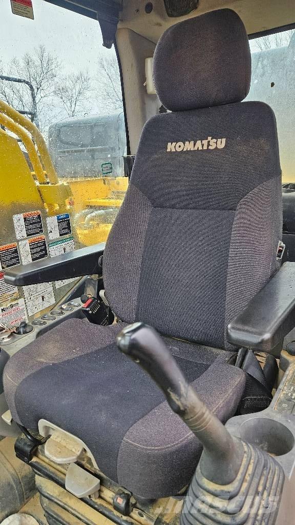 Komatsu PC 490 LC-11 Pásové rýpadlá
