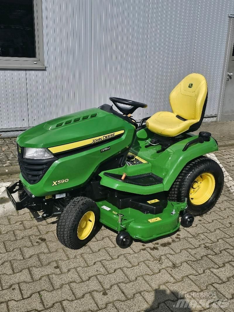 John Deere X590 Žacie stroje