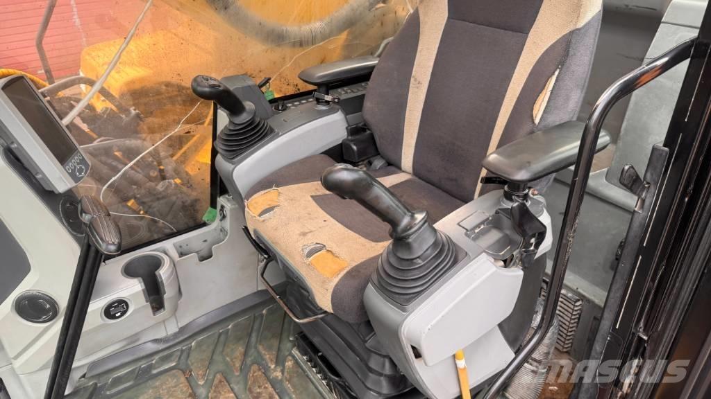 CAT 352 F Pásové rýpadlá