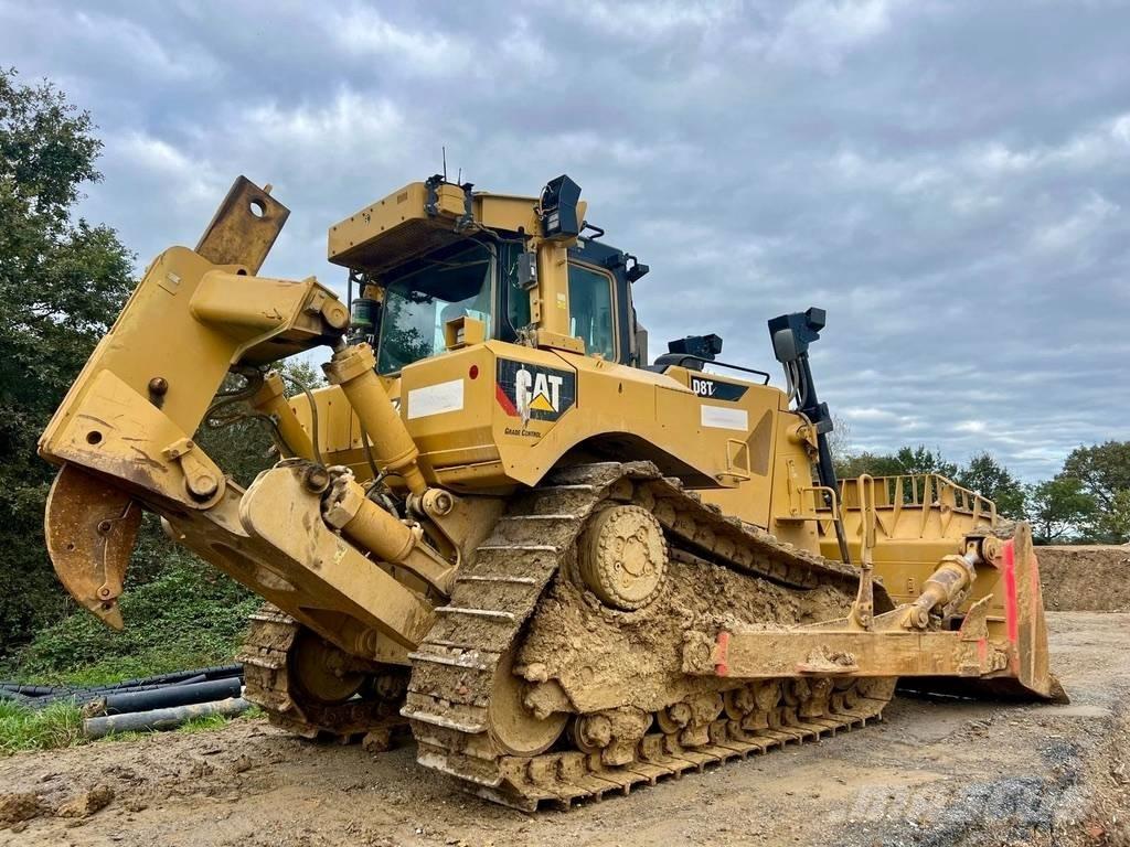 CAT D 8 T Pásové dozéry