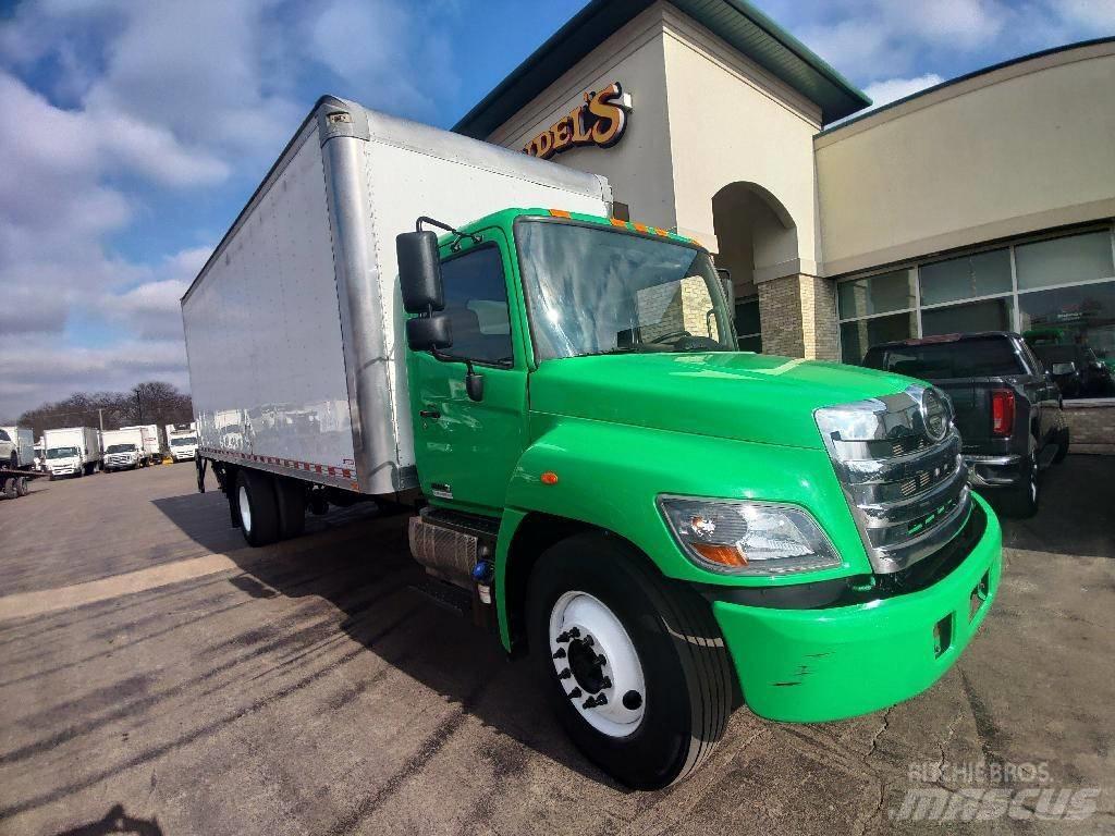 Hino 338 Skriňová nadstavba