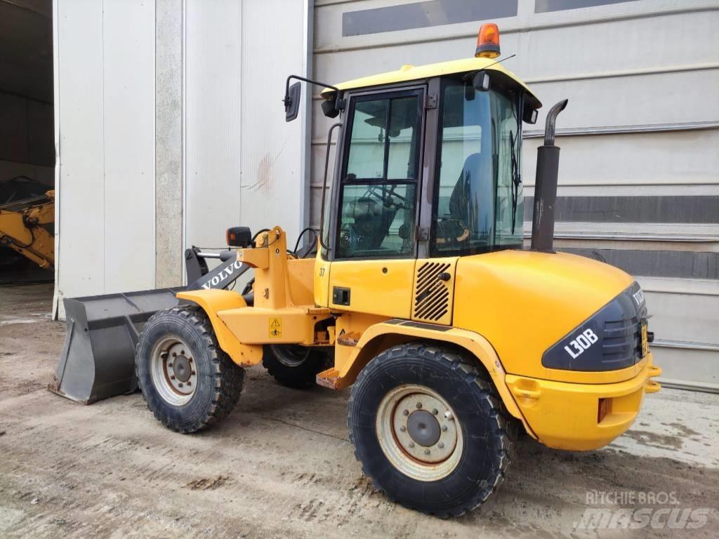 Volvo L 30 B Kolesové nakladače