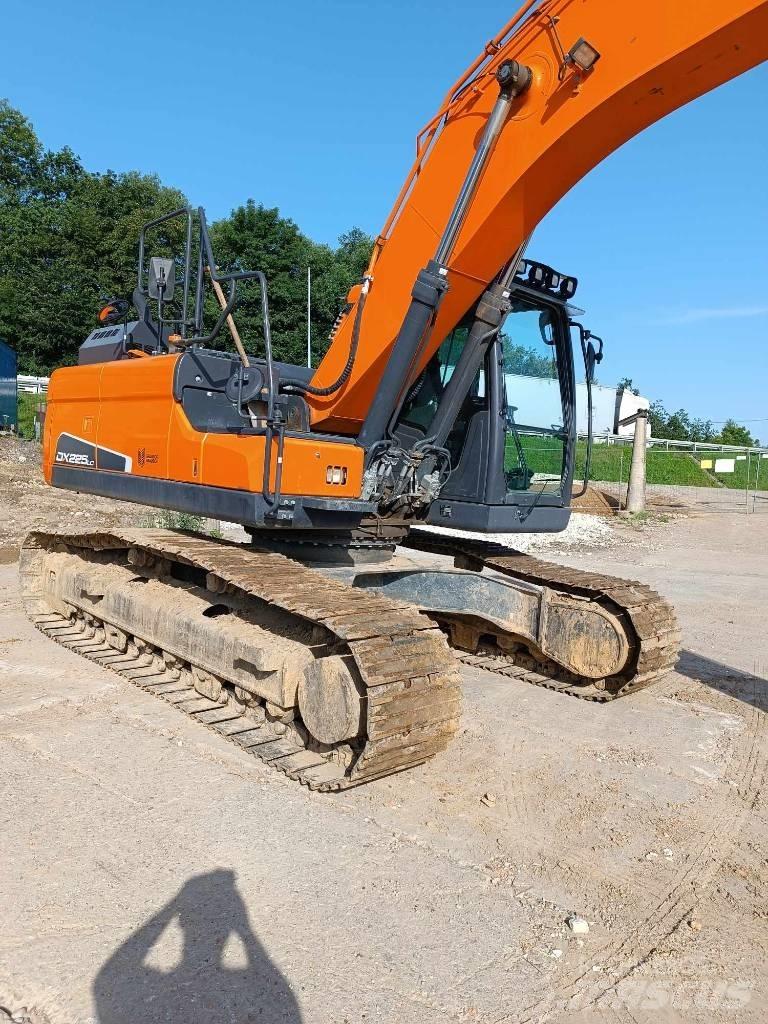 Doosan DX 225 LC-5 Pásové rýpadlá