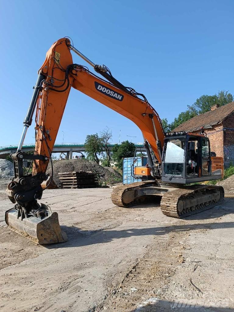 Doosan DX 225 LC-5 Pásové rýpadlá