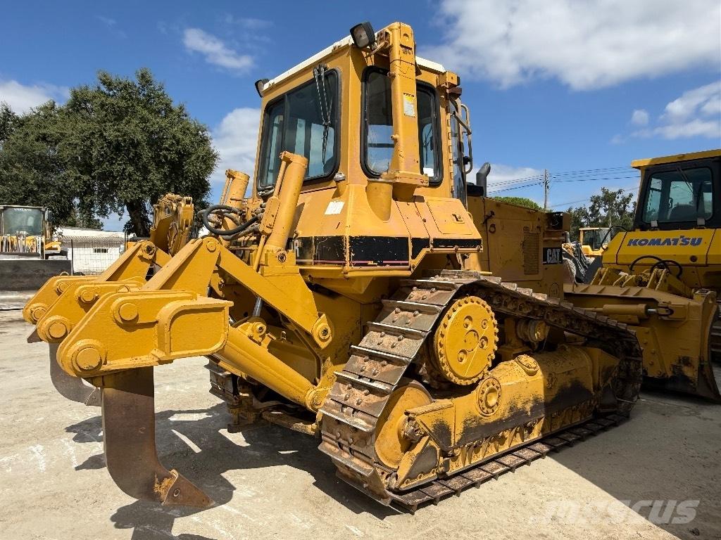 CAT D 5 H Pásové dozéry