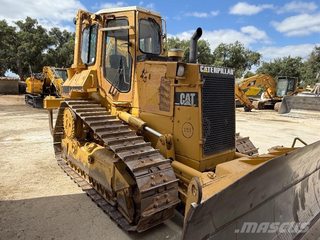 CAT D 5 H Pásové dozéry