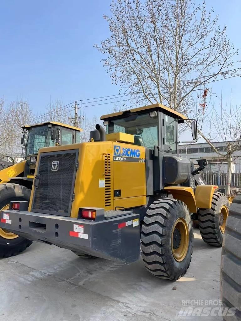 XCMG LW 300 FV Kolesové nakladače