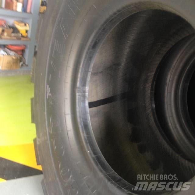 Goodyear 3565R33 L5 Pneumatiky, kolesá a ráfiky
