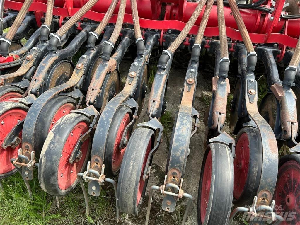 Horsch Pronto 3 DC Kombinované sejačky