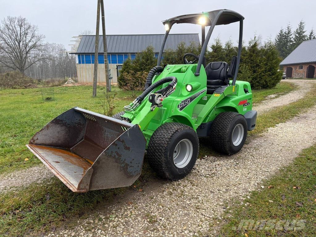 Avant 635 Kolesové nakladače