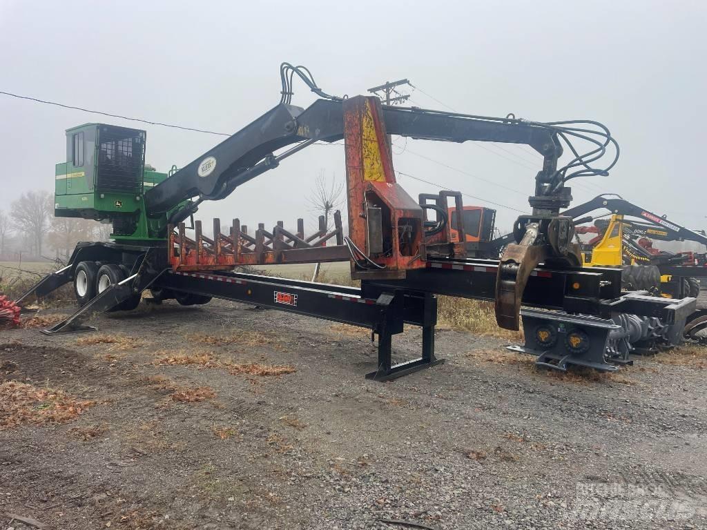 John Deere 437 D Lesné nakladače