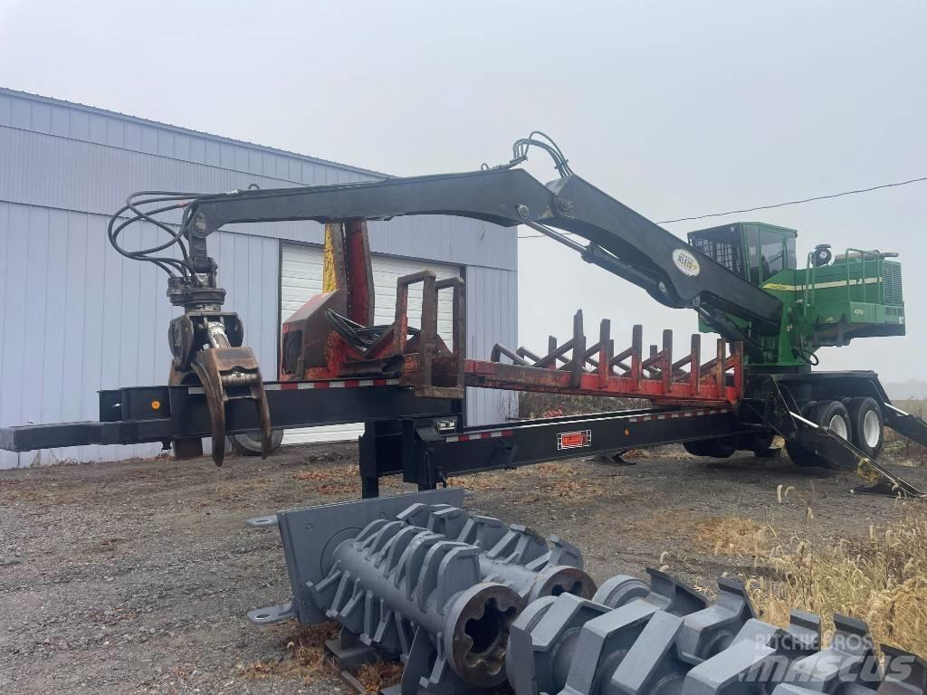 John Deere 437 D Lesné nakladače