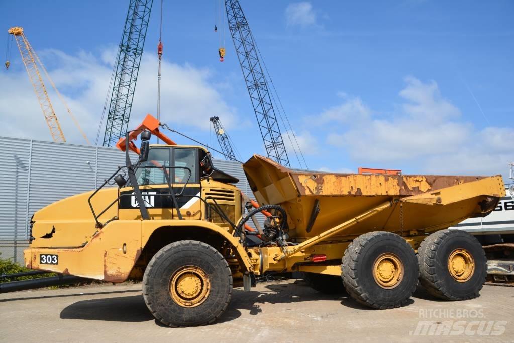 CAT 735 Kĺbové nákladné autá